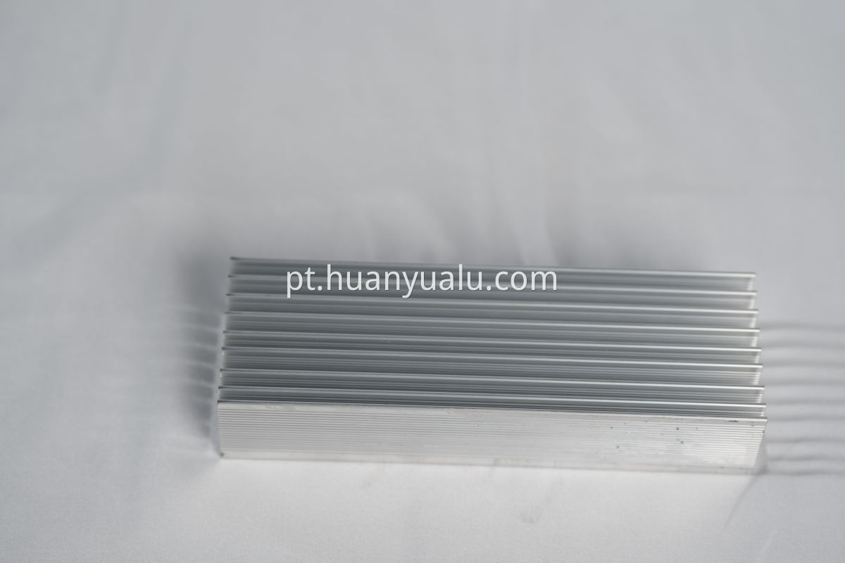 Dissipador de calor de alumínio anodizado para equipamento Anodized Aluminum Heat Sink for Equipment